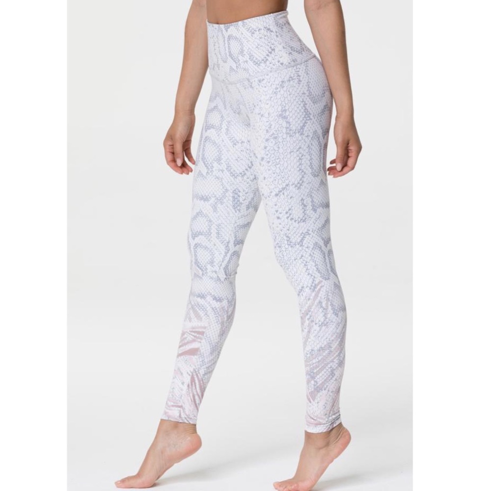 ONZIE Women’s Snakeprint Activewear Leggings *NWT*